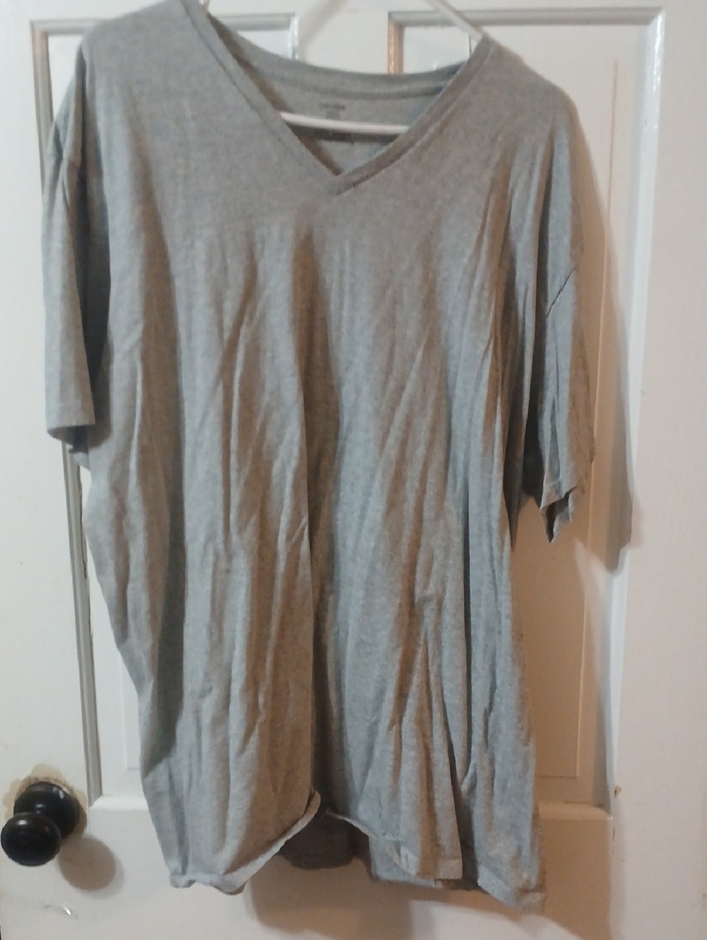 Calvin Klein Classic Fit V-Neck Tee in Heather Gray